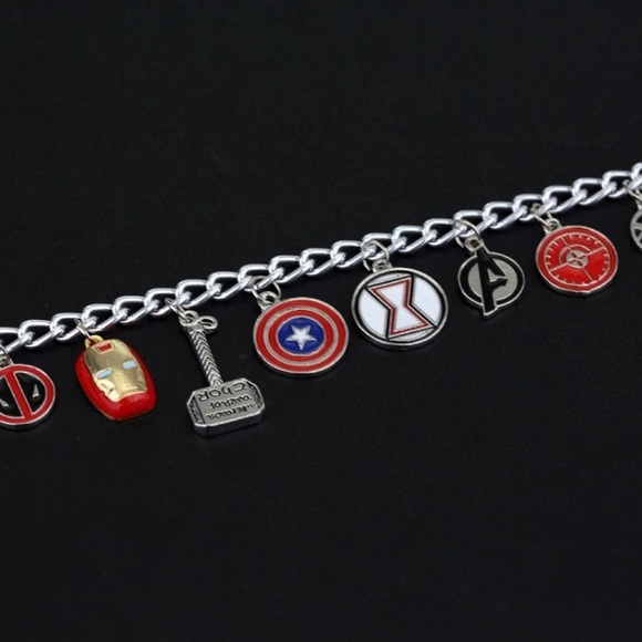 Marvel Avengers Charm Bracelet - Picture 2 of 11